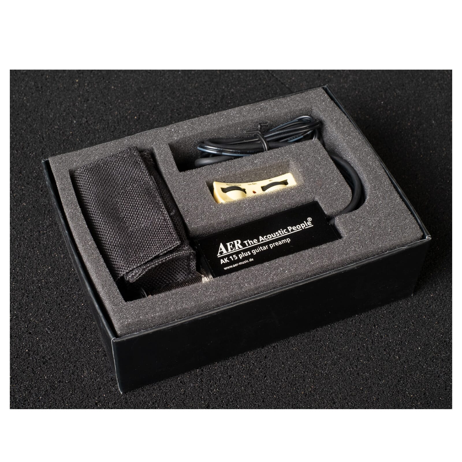 AER AK15 PLUS MIC/PIEZO BLENDER PICKUP SYSTEM WITH END PIN PREAMP KBB